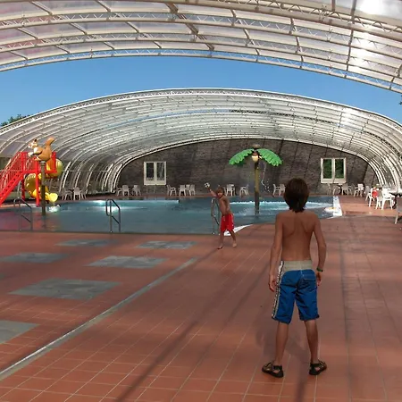 Dom wakacyjny Forest In Herperduin With Bubble Bath