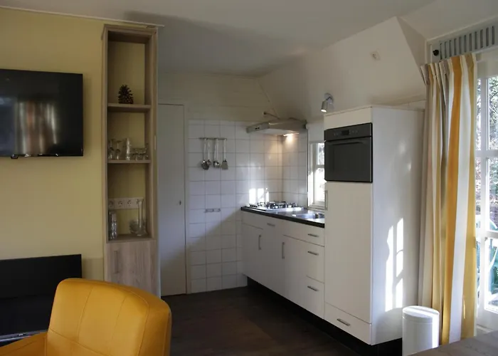 Hébergement de vacances Forest In Herperduin With Bubble Bath Herpen