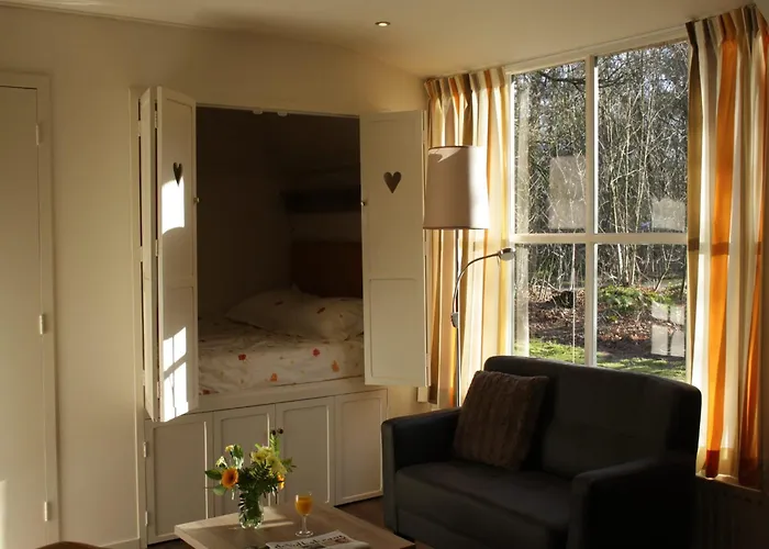 Hébergement de vacances Forest In Herperduin With Bubble Bath Herpen