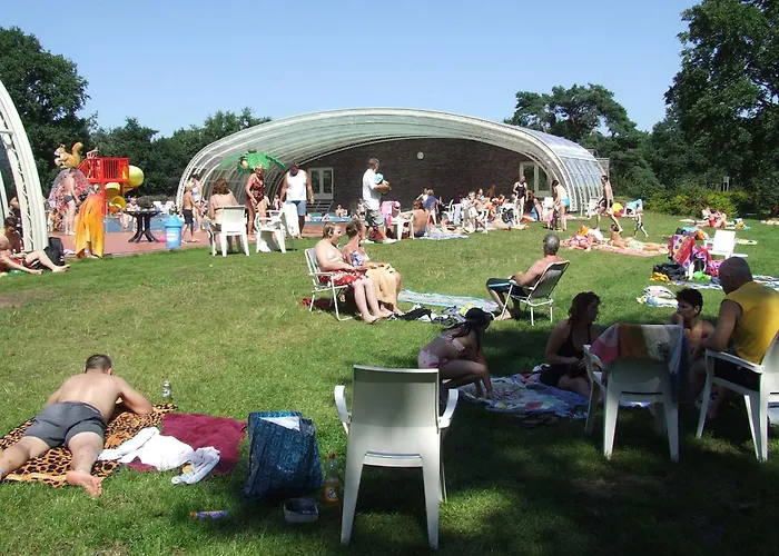 Forest In Herperduin With Bubble Bath Hébergement de vacances