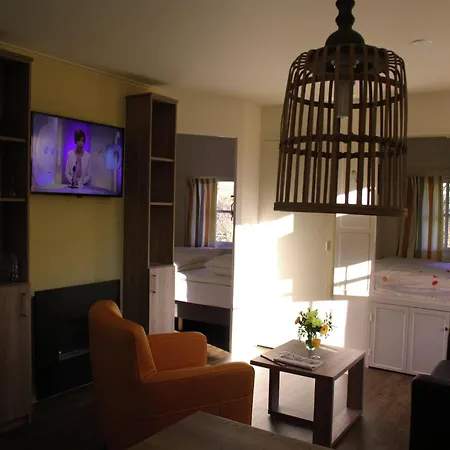 Forest In Herperduin With Bubble Bath * Herpen